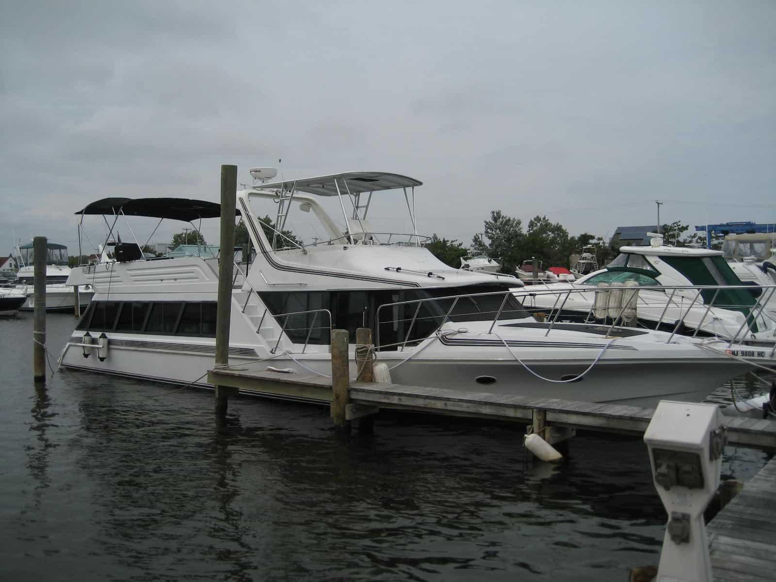 Blue Water Boats 60 houseboat Top image 1