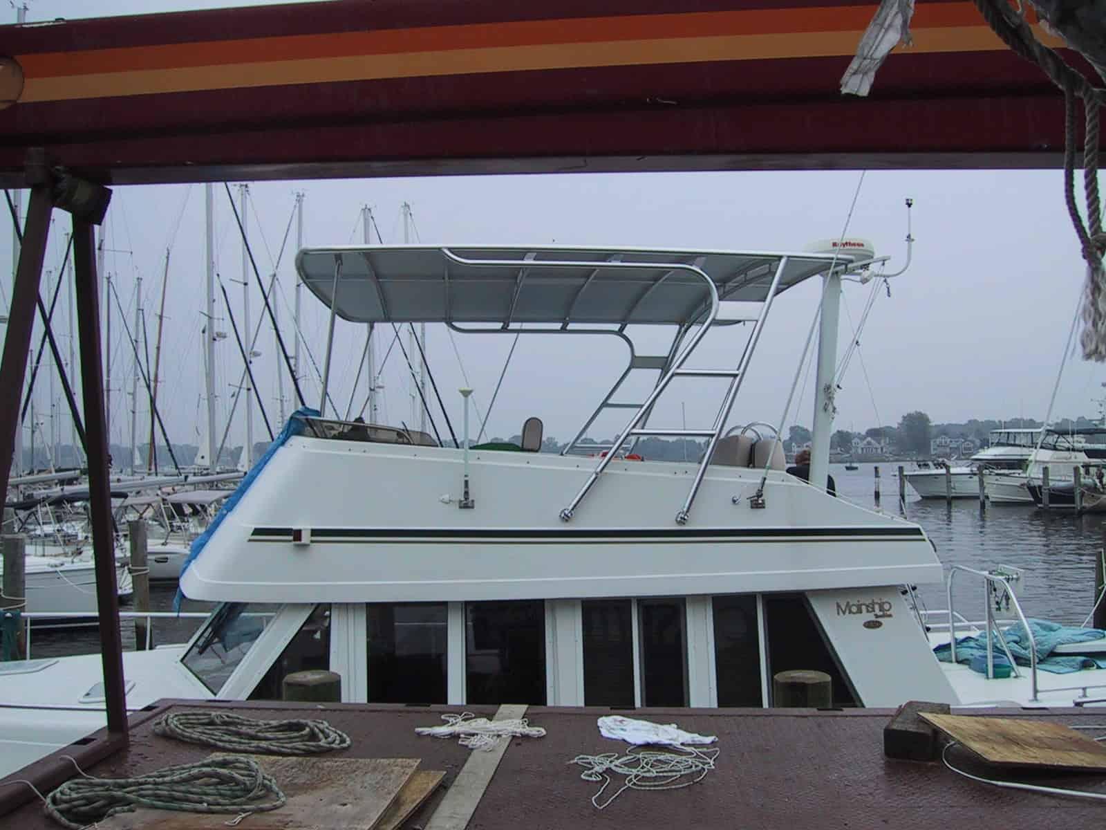 Mainship 43 Trawler Top image 1