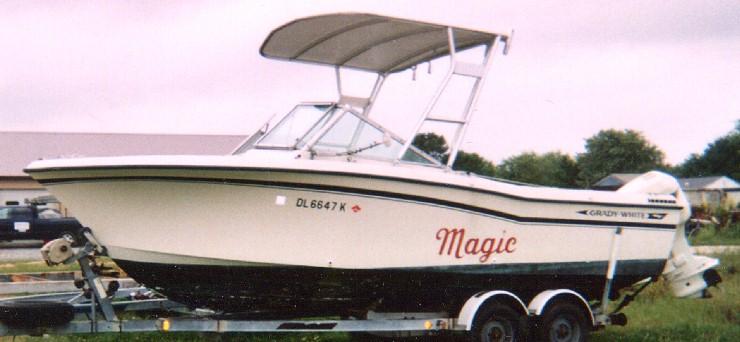 Atlantic Towers Top installed on a Grady White 22 Tournament dual console boat in a marina setting.