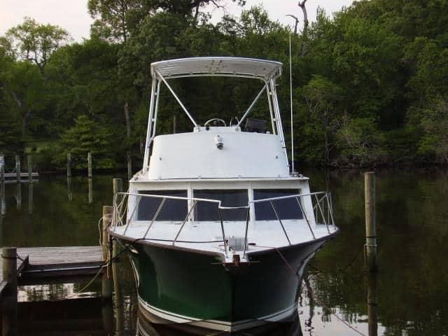 Atlantic Towers Top installed on Silverton 34 Convertible boat, showcasing its sleek design and functionality.